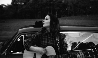 A Arte do Ser | Cantora chapecoense Amanda Cadore regrava m